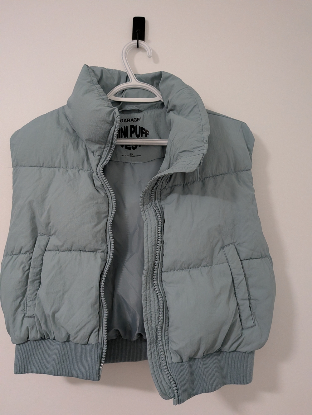 Garage Mini Puff Vest in Gray Size Large Like New